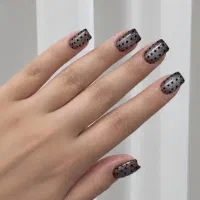 کاشت ناخن  و ترمیم با قیمت ویژه در شهرکرد