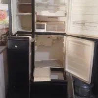 یک عدد یخچال5در رنگ مشکی دست ون