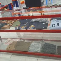 ویترین شیشه ای