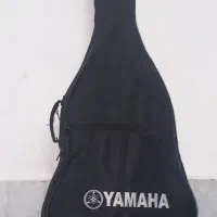 گیتار یاماها C70