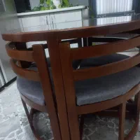 میز ناهار خوری گرد