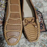 چند جفت کفش زنانه