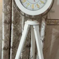 ساعت ایستاده