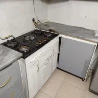 کابینت فلزی بسیار سالم به همراه سینگ ،وهود و گاز