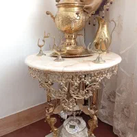 میز برنز با سماور و کنار سماوری