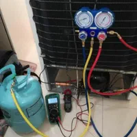 تعمیر کاریخچال باقطعات اصلی درب منزل