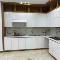 واحد نوساز و کلید نخورده و فول امکانات و سرویس خور