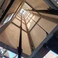 آهنکشی و نصب درب وریل .و مکانیک  آسانسور