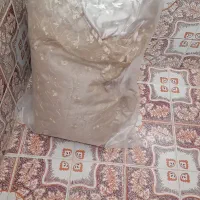 رو تختی با دو عدد رو بالشتی در حد نو