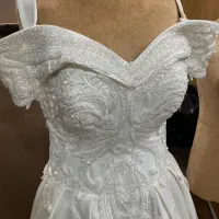 تعدادی لباس عروس کاملا نو