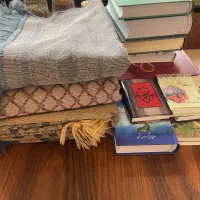 تعدادی قران و کتاب مذهبی و سجاده ترک|کتاب و مجله تاریخی|تهران, دزاشیب|دیوار