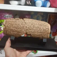 تندیس منشور و کشتی