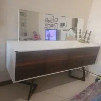 کنسول چوبی، با طرح زیبا و منحصر به فرد، نو و تمیز