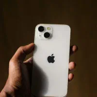 iPhone 13 سفید در حد آک