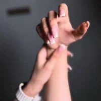 کاشت ناخن با لاک 350|خدمات آرایشگری و زیبایی|قم, پردیسان|دیوار