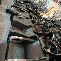 صندلی لوتوس دسته چوبی|آرایشگاه و سالن‌های زیبایی|یزد, |دیوار