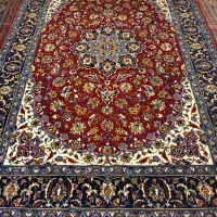 فرش ها بعلت جابجایی بفروش میرسد