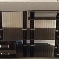 یک میز تلویزیون