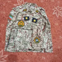 یه دست لباس سربازی