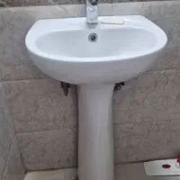 روشویی با پایه چینی کُرد