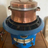 چراغ سه فتیلیه ای قدیمی و دیگچه مسی