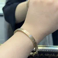 دستبند کارتیر قفلی بدون اجرت در طلای یاقوت|جواهرات|شوش, |دیوار