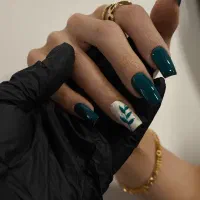 خدمات تخصصی ناخن (باتخفیف ویژه)