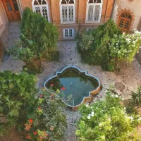 سه طبقه دربستی حیاط‌دار/ مناسب خانواده/ تمیزودلباز