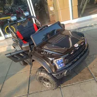 ماشین شارژی آفرود R34 فورد مشکی متالیک ۴موتور۲نفره|اسباب‌‌بازی|تهران, مسعودیه|دیوار