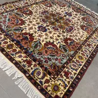 فرش دستباف (بساک) کف کرم ساده گل ابریشم سبک|فرش|مشکیندشت, |دیوار