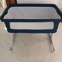 تخت کنار مادر
