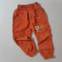 تعدادی شلوار بچگانه|کفش و لباس بچه|بومهن, |دیوار