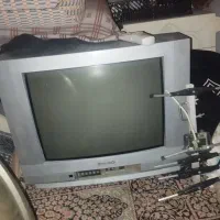 یک عدد تلویزیون با آنتن