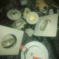 مقداری لامپ هالوژن