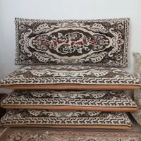 پشتی قالینی