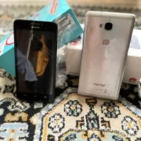 دو گوشی معیوب