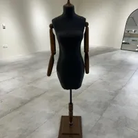مانکن زنانه چرم و چوب|فروشگاه و مغازه|تهران, تجریش|دیوار