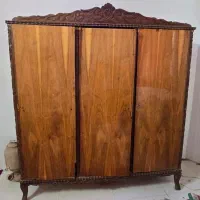 کمد عتیقه سه درب منبت کاری شده