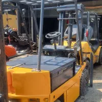 لیفتراک برقی ۲ تنی