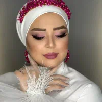 میکاپ و شنیون با ۴۰٪ تخفیف ۱/۶۰۰
