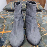 کفش یا پوت|کیف، کفش، کمربند|ساری, |دیوار