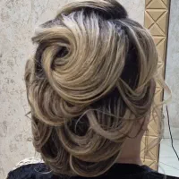 شنیون ومیکاپ فقط۸۰۰