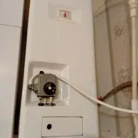 آبگرمکن دیواری مخزن دار