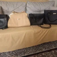 ۴عدد کیف شیک زنانه فقط فقط روی هم۳۲۰ هزار تومان|کیف، کفش، کمربند|شیراز, شهرک گلستان|دیوار