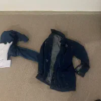 ۲ عدد کت جین دخترانه سایز ۴۶ و یک پیراهن سفید