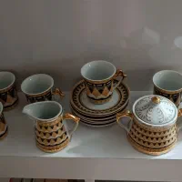 قهوه خوری و مجسمه