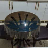 میز غذاخوری در حد نو