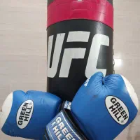 کیسه بوکس UFC و ۲ عدد دستکش گرین هیل
