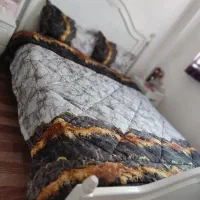 تخت دو نفره و میز تلویزیون