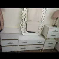 سرویس خواب همراه میز آرایش و پا تختی ۸تیکه